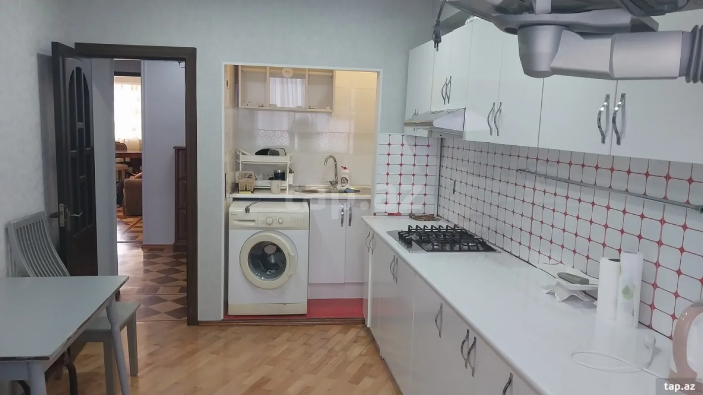 Kirayə verilir 2 otaqlı mənzil 80 m²