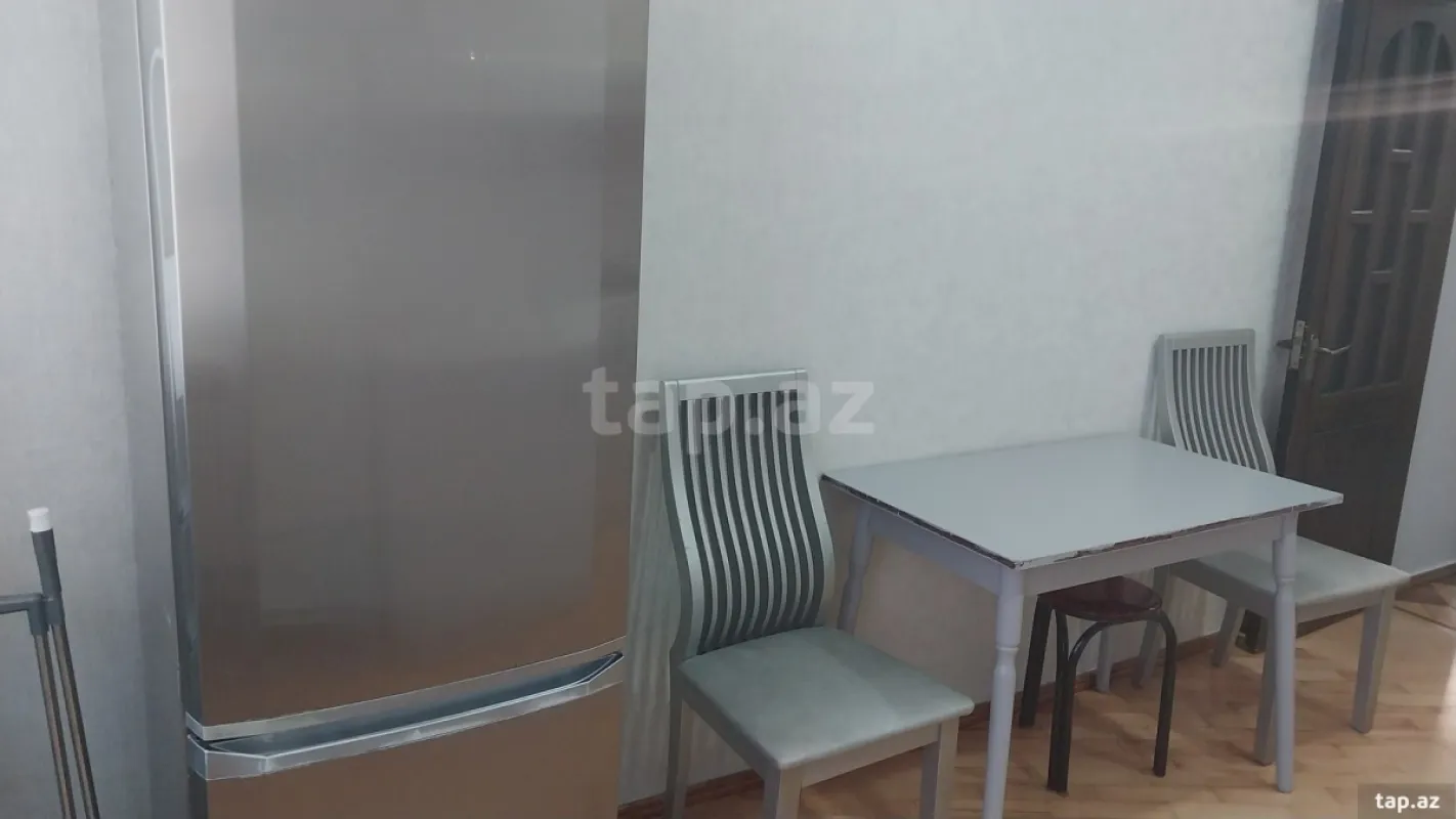 Kirayə verilir 2 otaqlı mənzil 80 m²