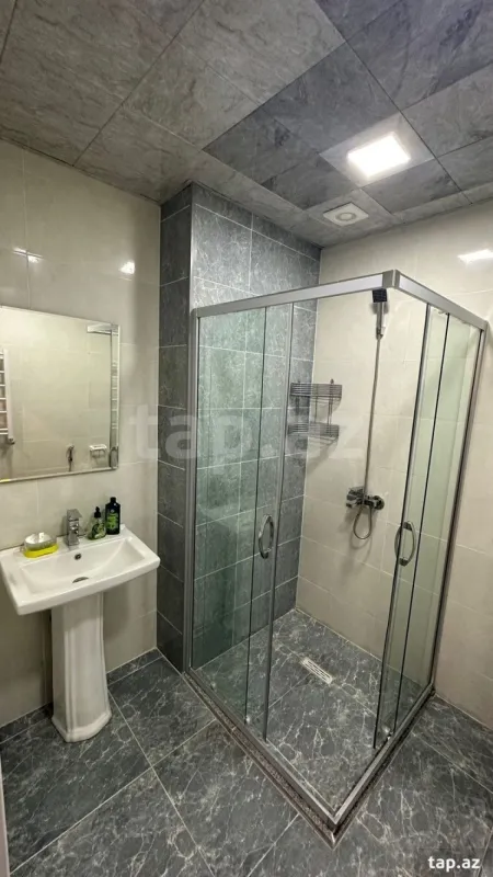 Kirayə verilir 2 otaqlı yeni tikili 86 m²