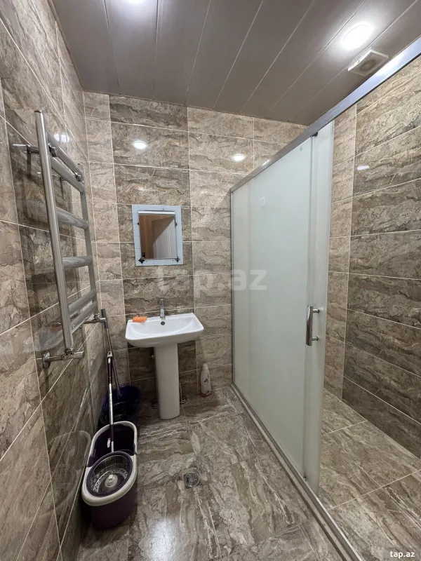 Kirayə verilir 3 otaqlı yeni tikili 120 m²