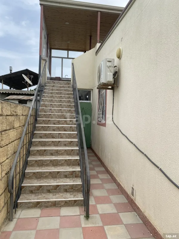 Satılır 3 otaqlı həyət evi