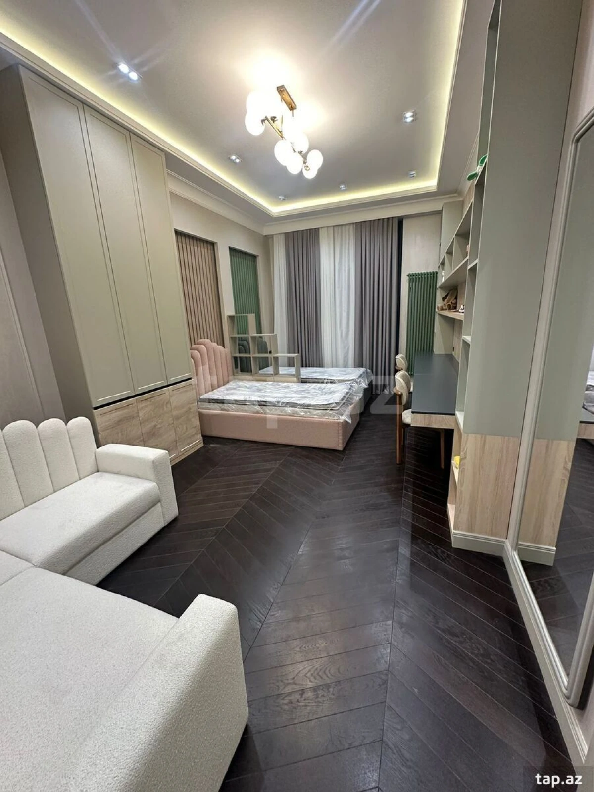 Kirayə verilir 3 otaqlı yeni tikili 160 m²