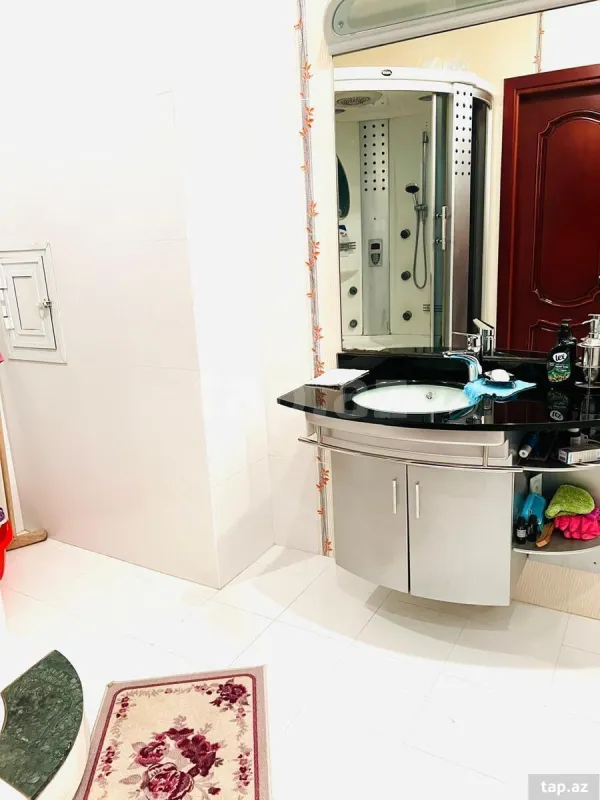 Satılır 4 otaqlı yeni tikili 153 m²