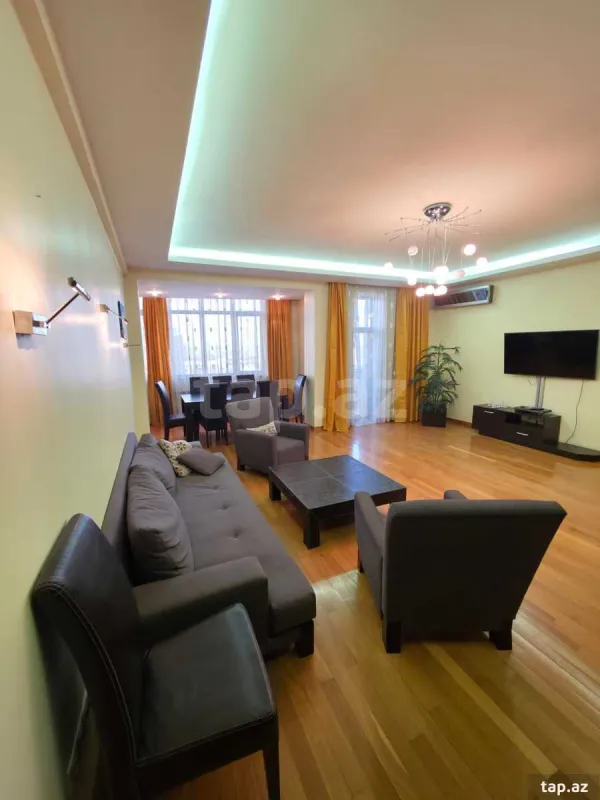 Kirayə verilir 4 otaqlı yeni tikili 190 m²
