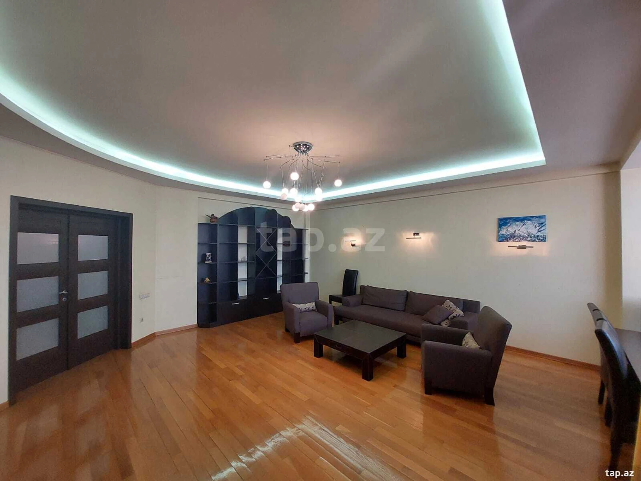 Kirayə verilir 4 otaqlı yeni tikili 190 m²