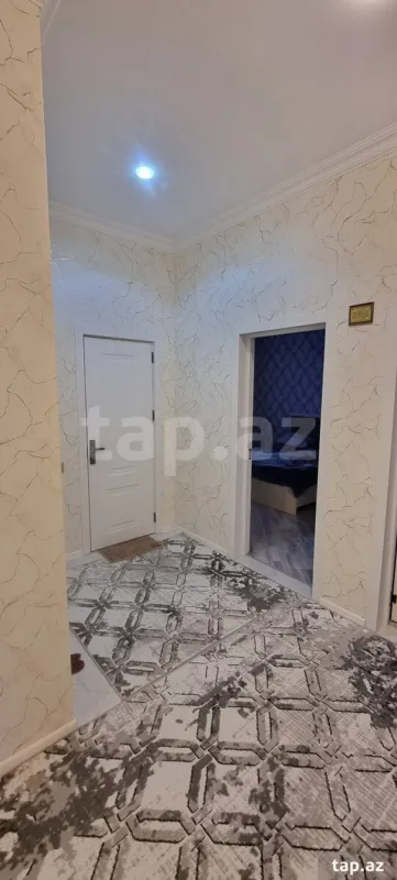 Satılır 8 otaqlı həyət evi