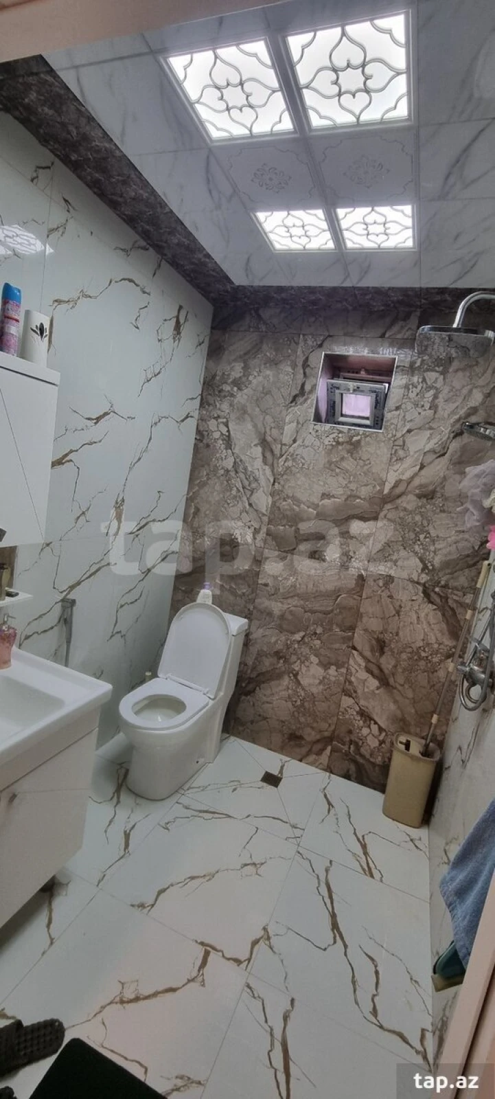 Satılır 8 otaqlı həyət evi