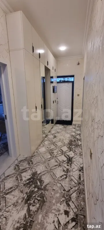 Satılır 8 otaqlı həyət evi