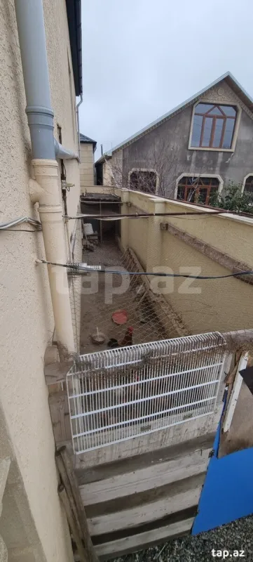 Satılır 8 otaqlı həyət evi