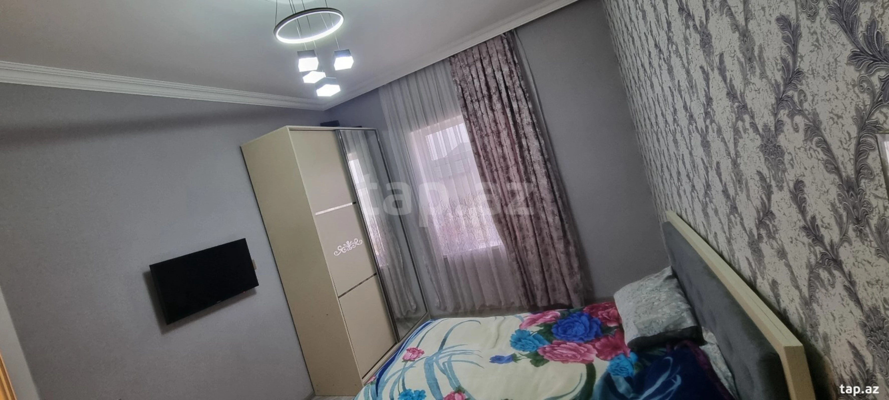 Satılır 8 otaqlı həyət evi