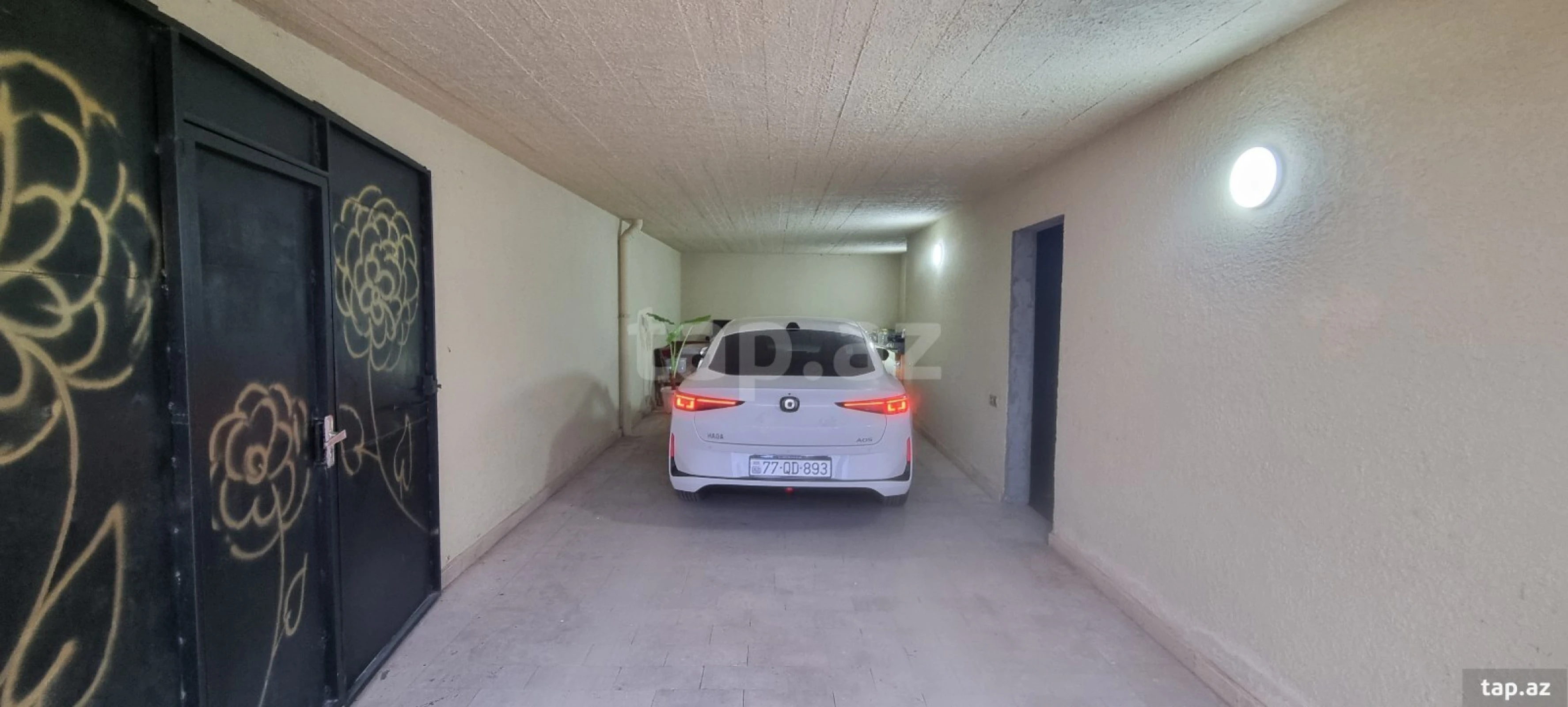 Satılır 8 otaqlı həyət evi