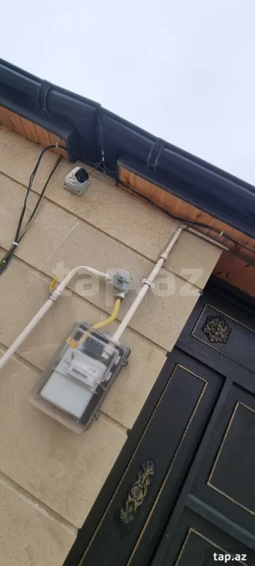 Satılır 8 otaqlı həyət evi