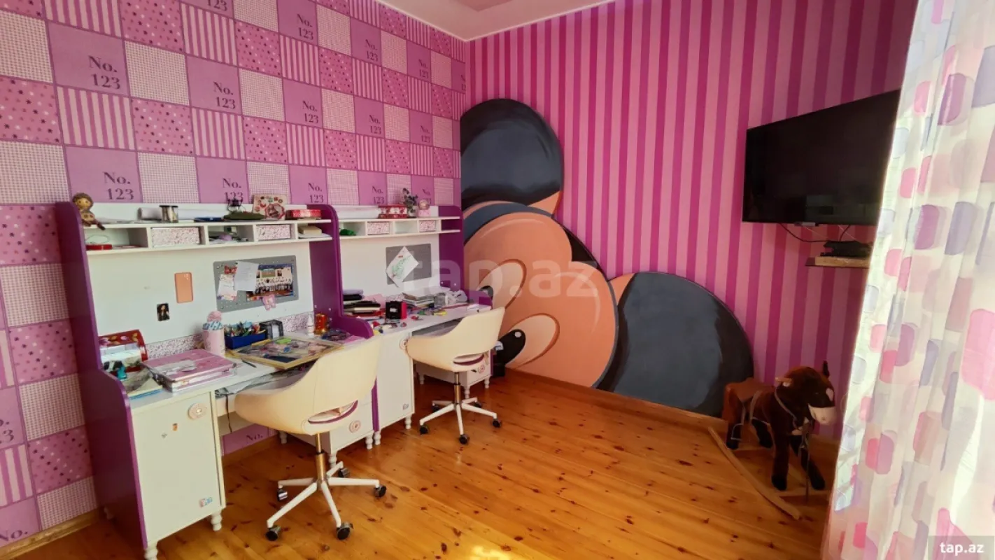 Satılır 8 otaqlı həyət evi