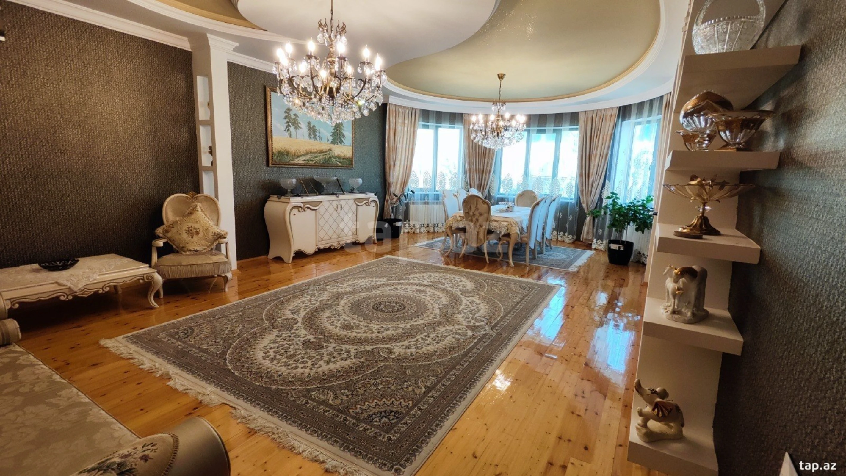 Satılır 8 otaqlı həyət evi