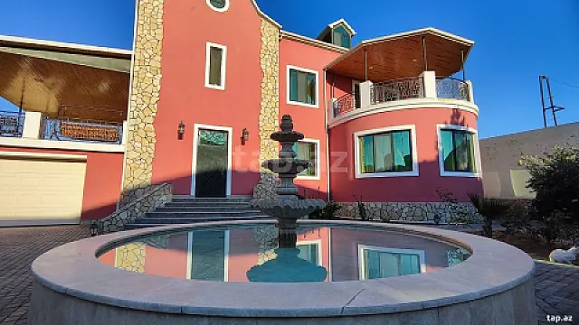 Satılır 8 otaqlı həyət evi