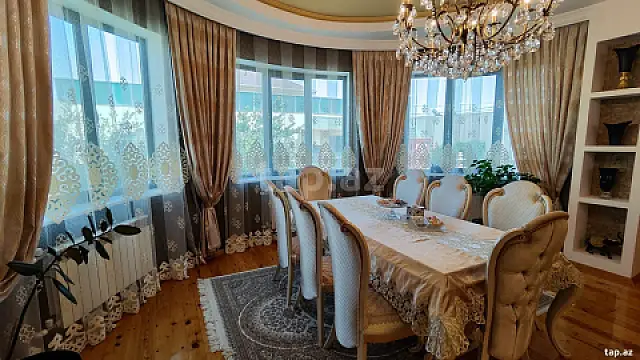 Satılır 8 otaqlı həyət evi