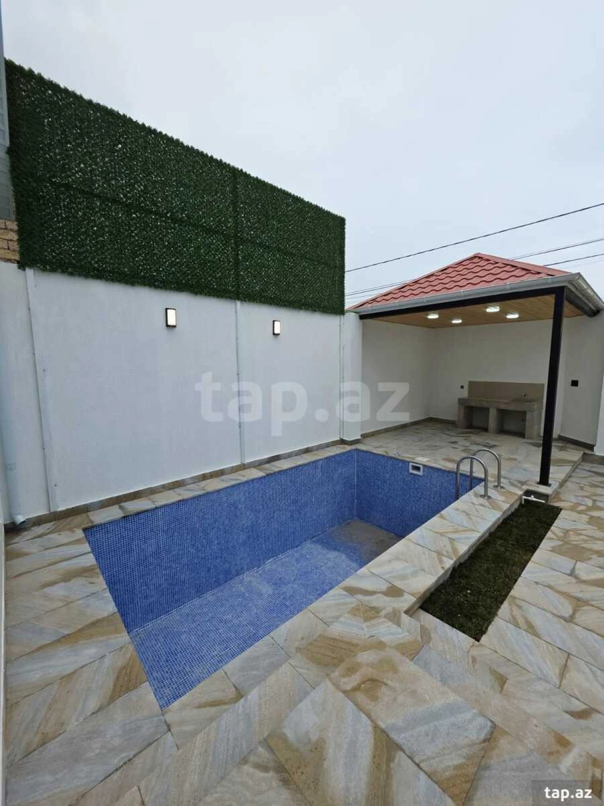 Satılır 4 otaqlı həyət evi