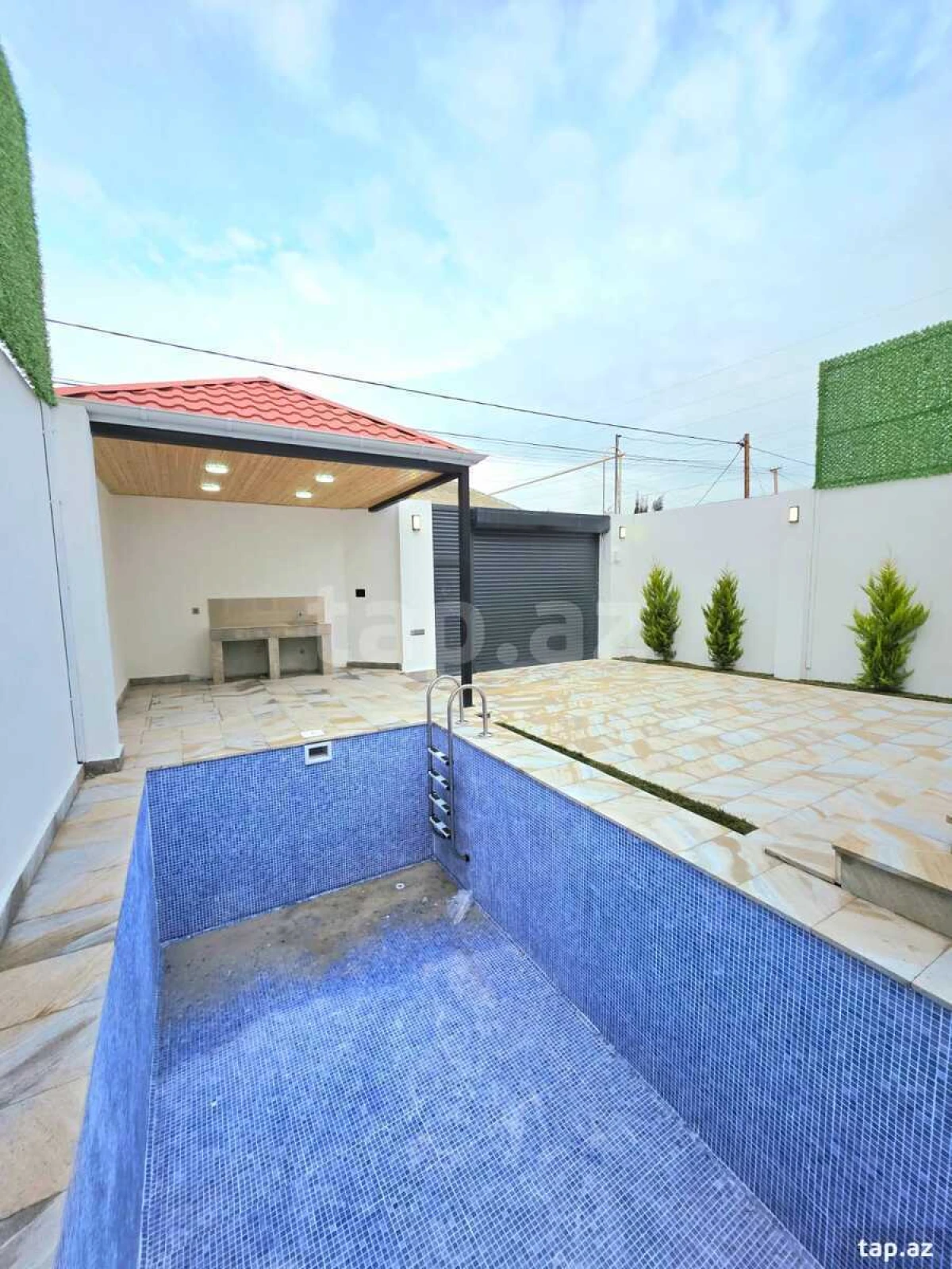 Satılır 4 otaqlı həyət evi