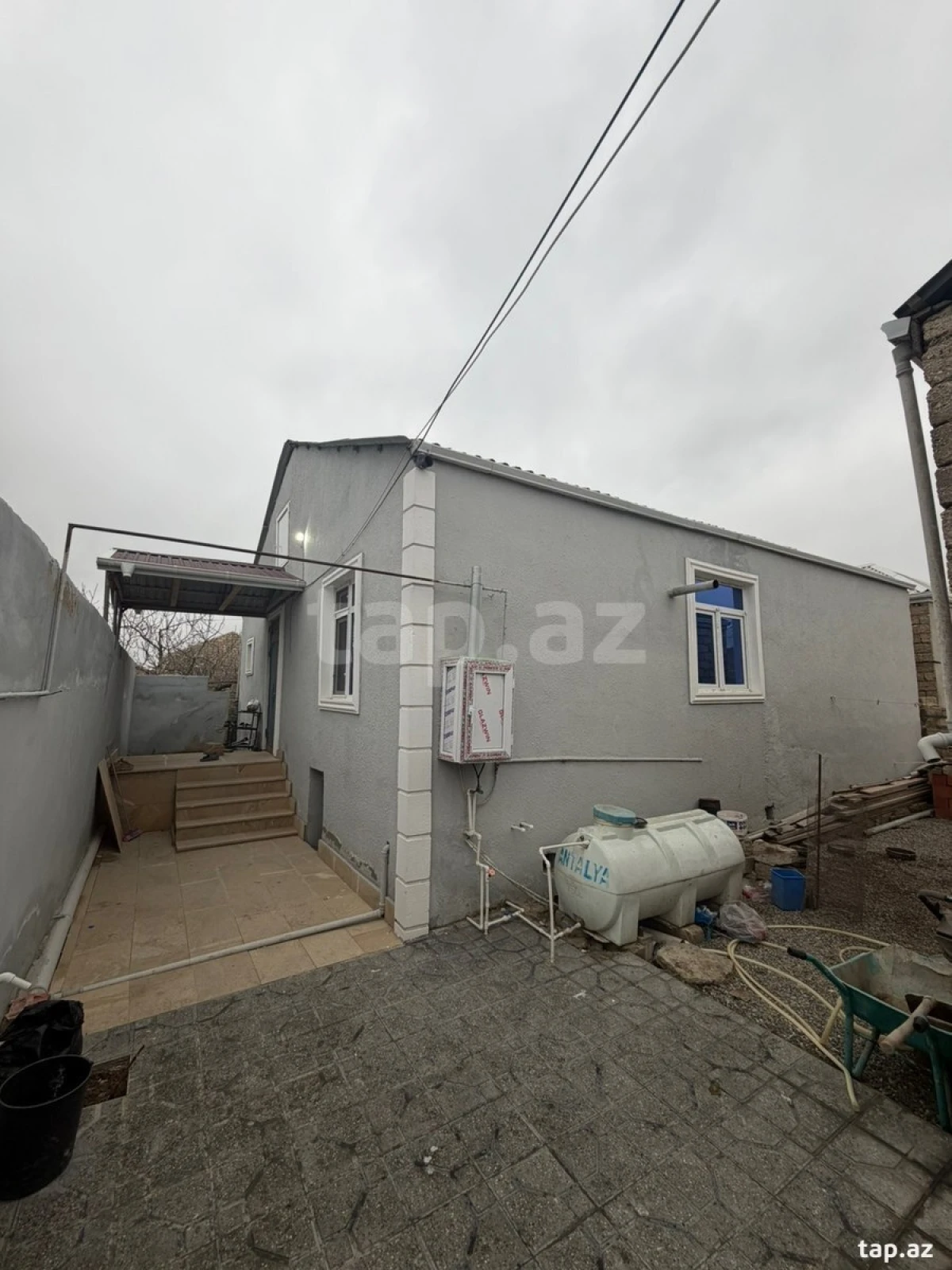 Satılır 4 otaqlı həyət evi