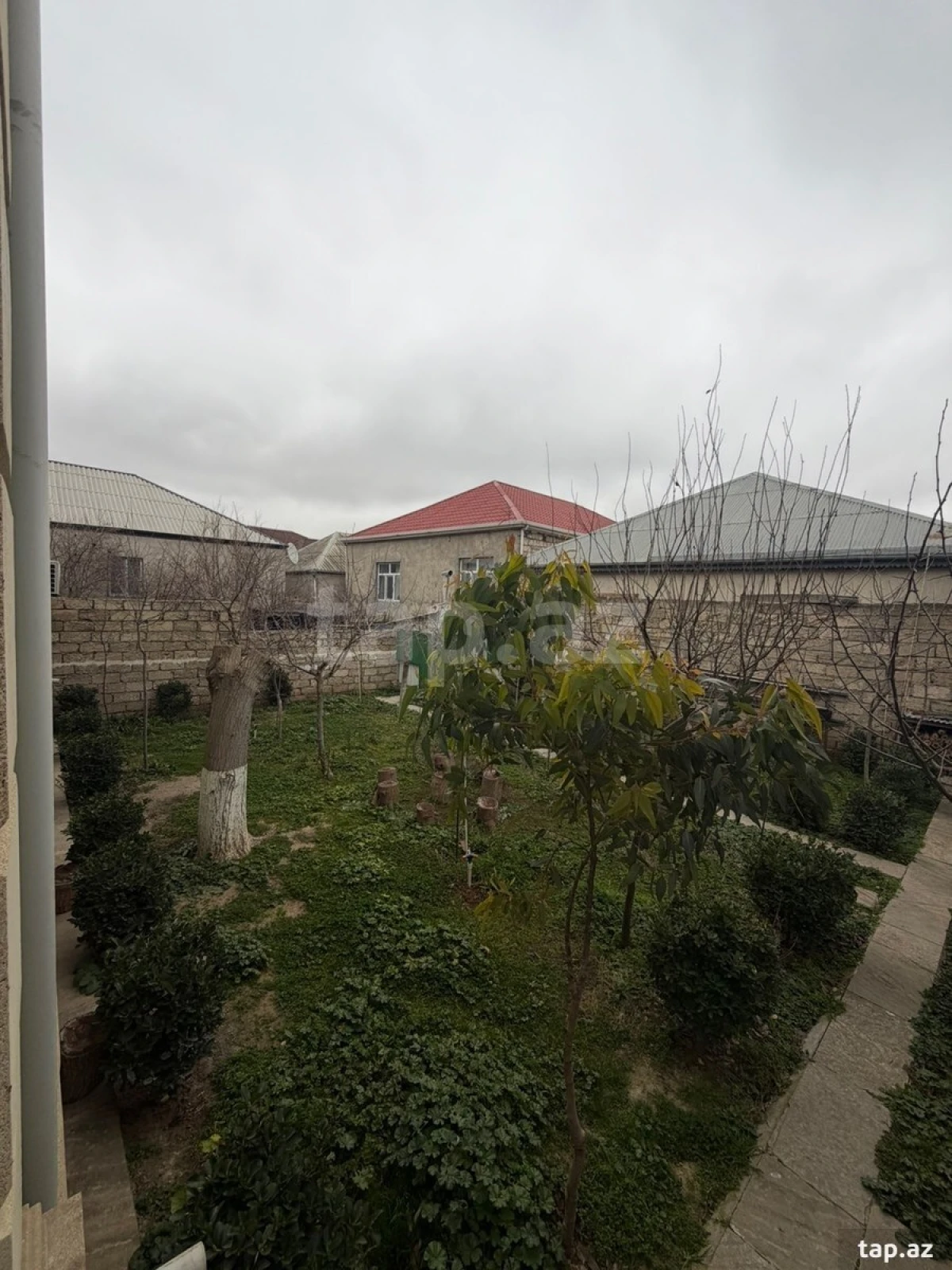 Satılır 7 otaqlı həyət evi