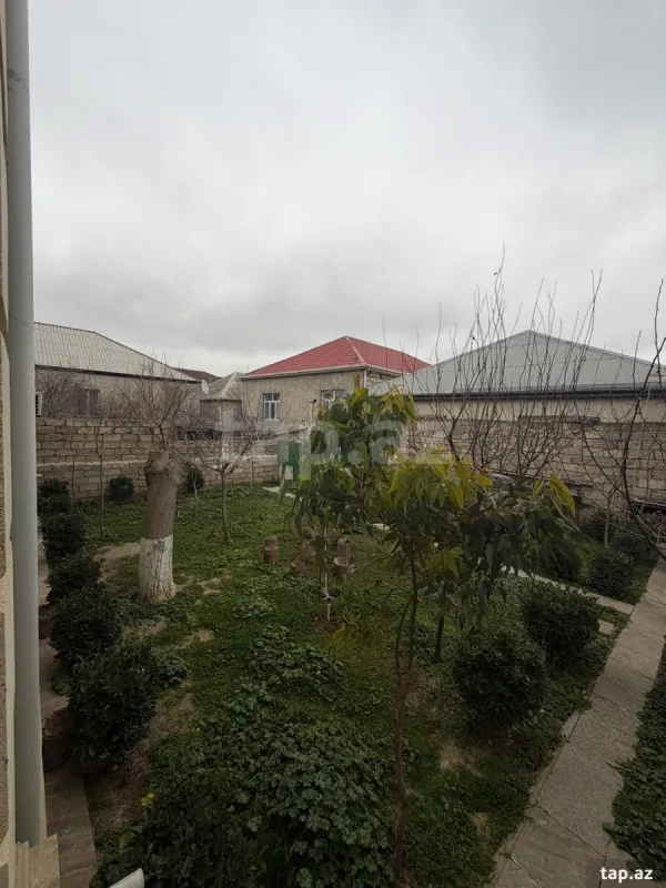 Satılır 7 otaqlı həyət evi