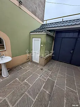 Satılır 7 otaqlı həyət evi