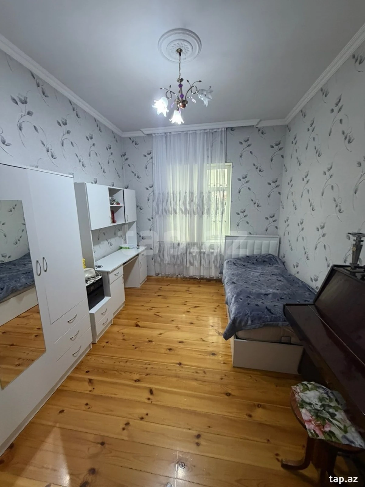 Satılır 7 otaqlı həyət evi