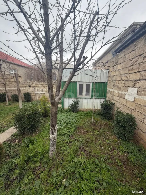 Satılır 7 otaqlı həyət evi