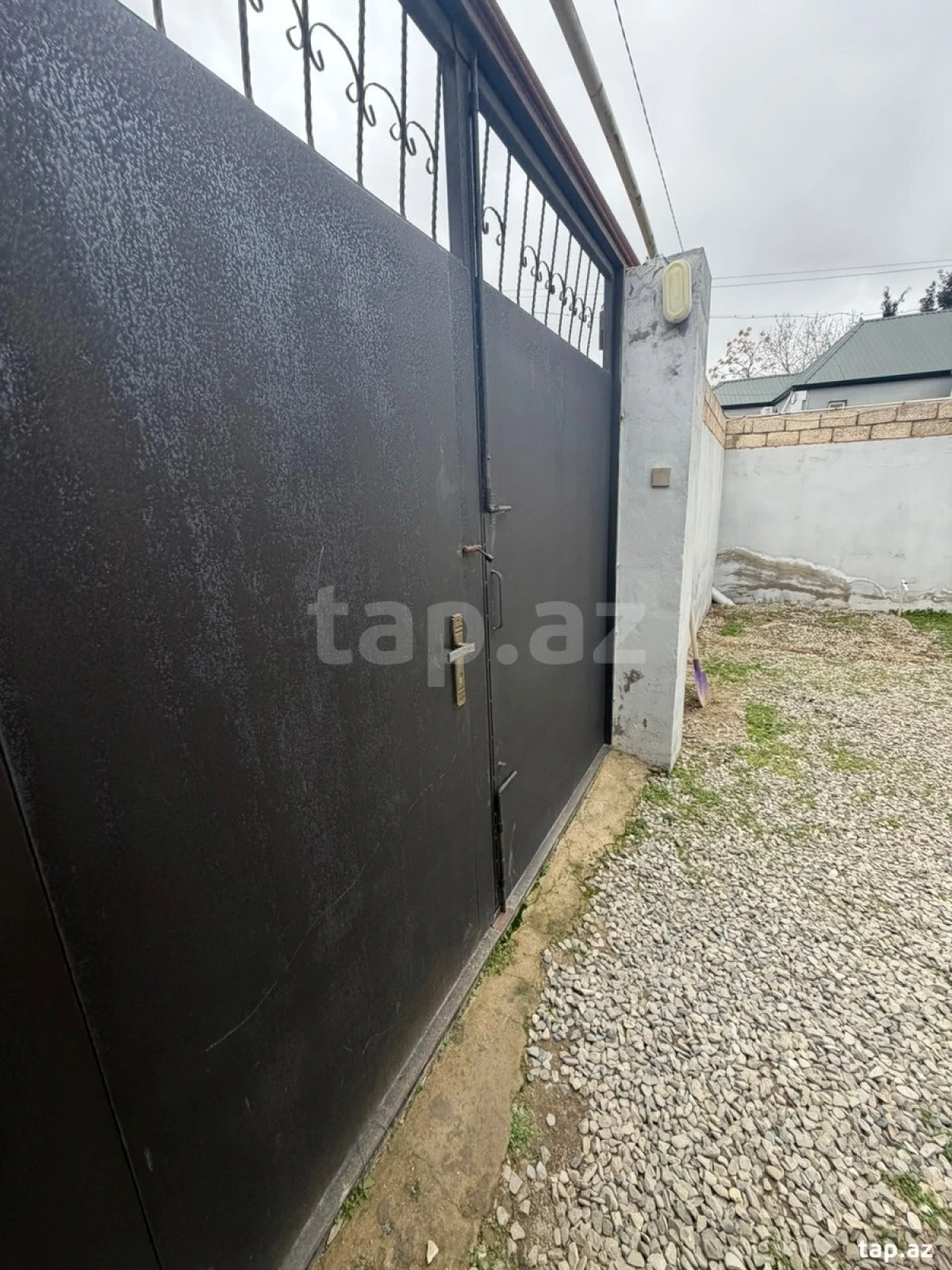 Satılır 3 otaqlı həyət evi