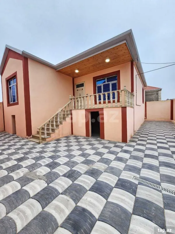 Satılır 4 otaqlı həyət evi