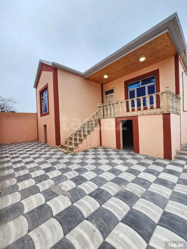 Satılır 4 otaqlı həyət evi