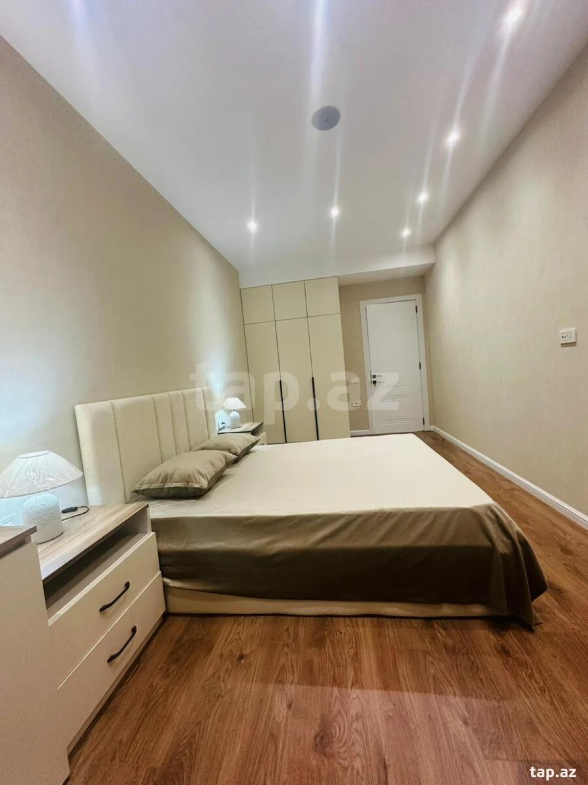 Satılır 2 otaqlı yeni tikili 64 m²