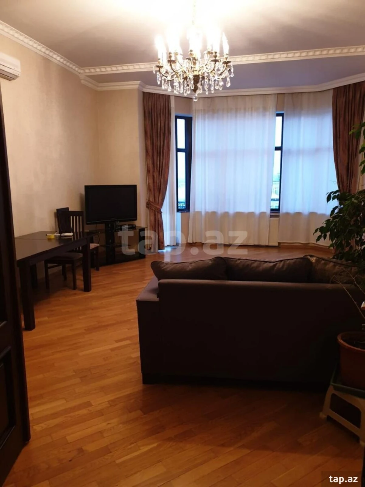 Kirayə verilir 3 otaqlı mənzil 140 m²