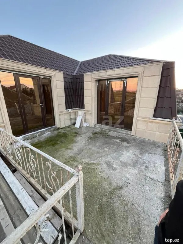 Satılır 6 otaqlı həyət evi