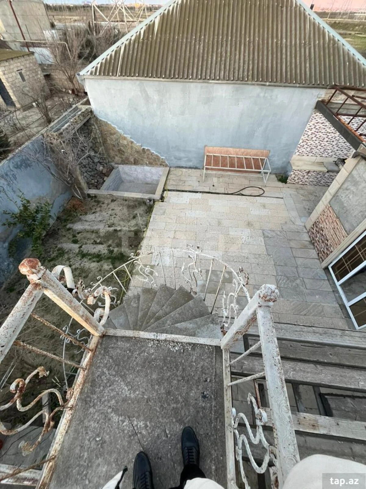 Satılır 6 otaqlı həyət evi