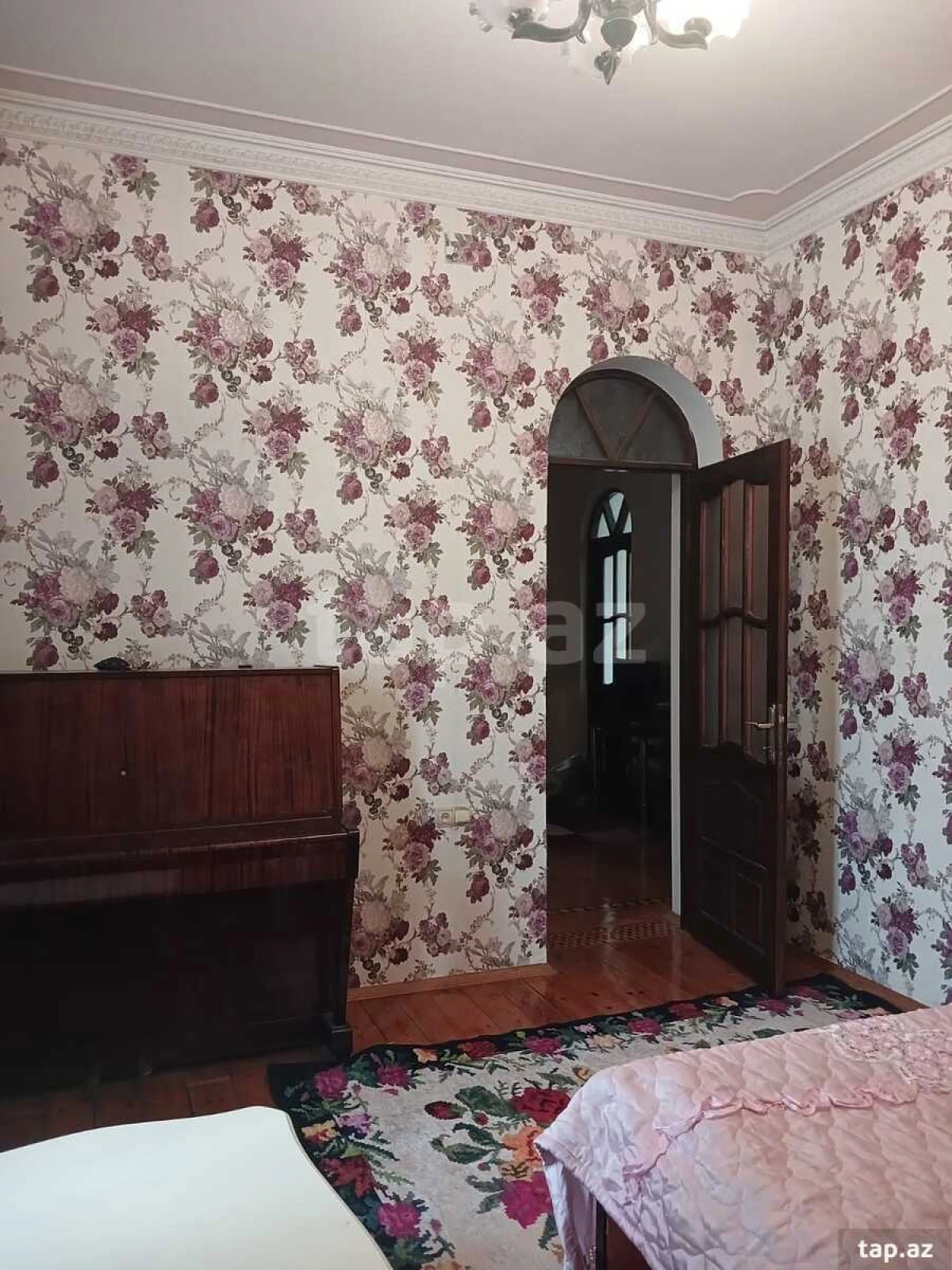 Satılır 7 otaqlı həyət evi