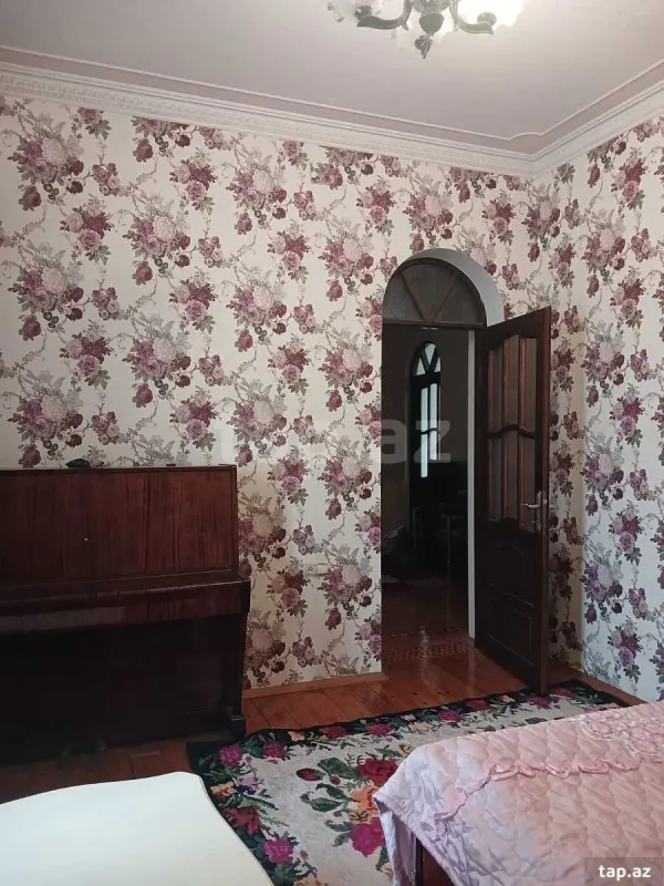 Satılır 7 otaqlı həyət evi