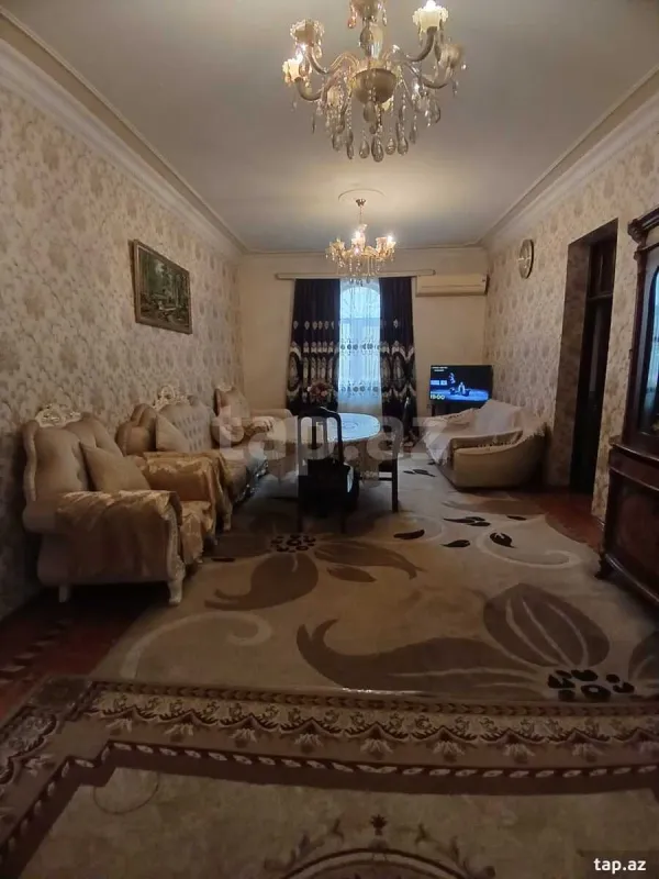 Satılır 7 otaqlı həyət evi