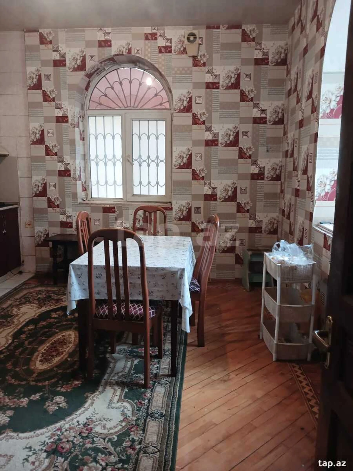 Satılır 7 otaqlı həyət evi