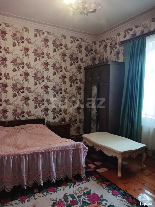 Satılır 7 otaqlı həyət evi