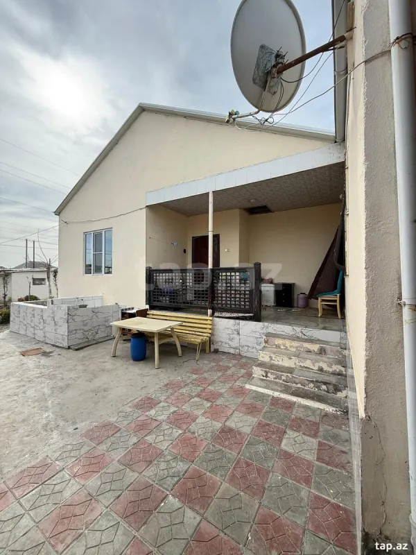 Satılır 5 otaqlı həyət evi
