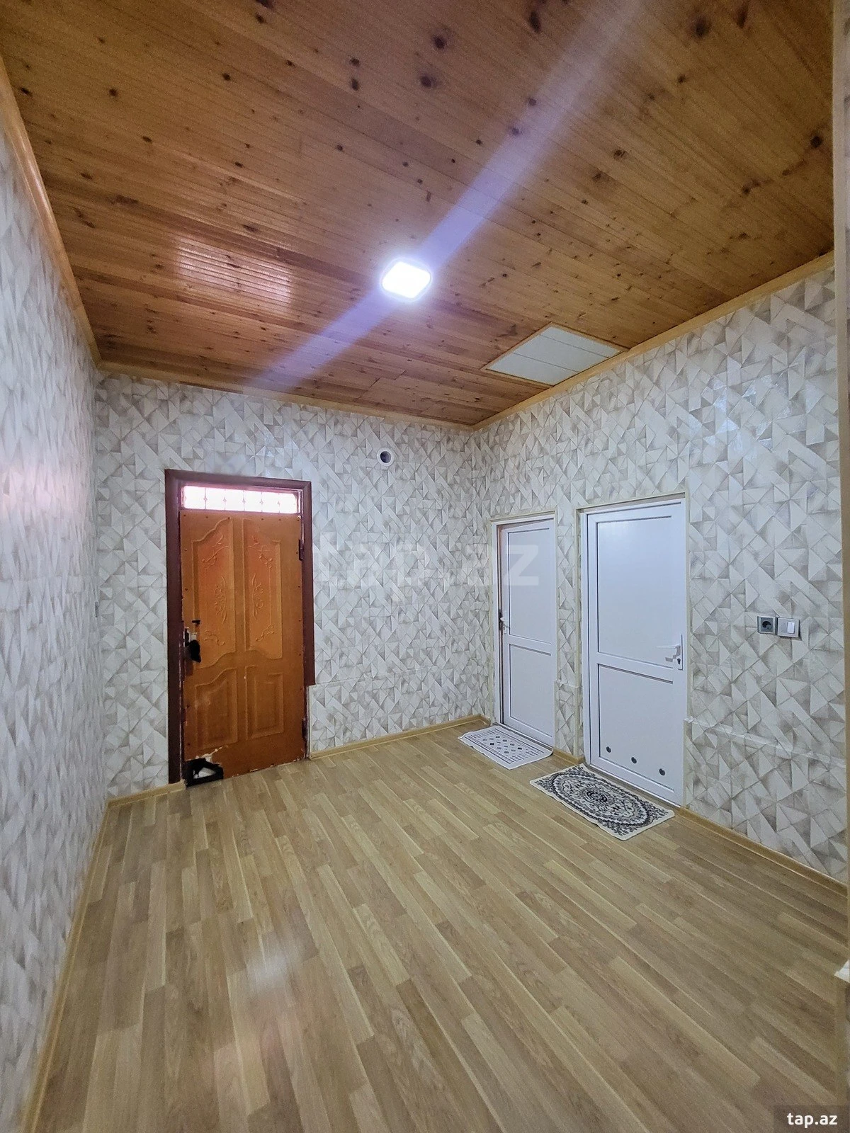 Satılır 5 otaqlı həyət evi