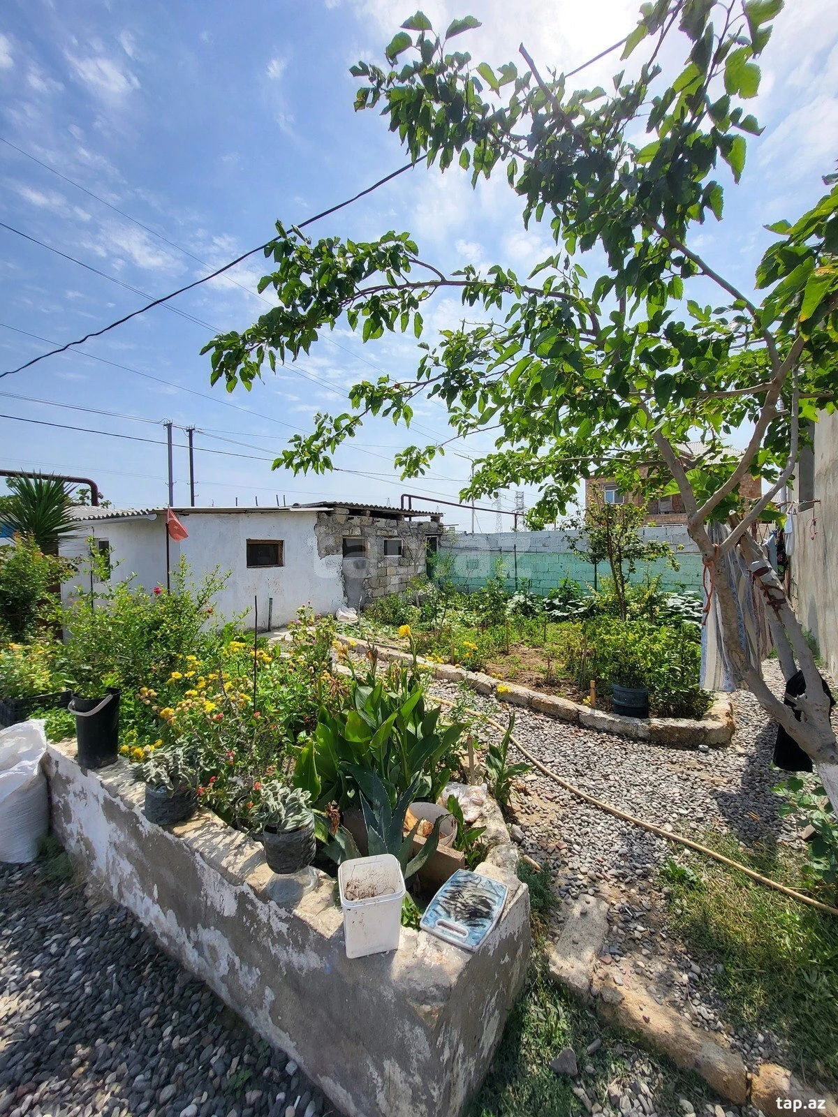 Satılır 5 otaqlı həyət evi