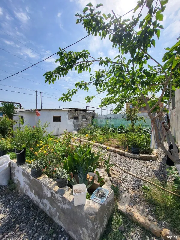 Satılır 5 otaqlı həyət evi