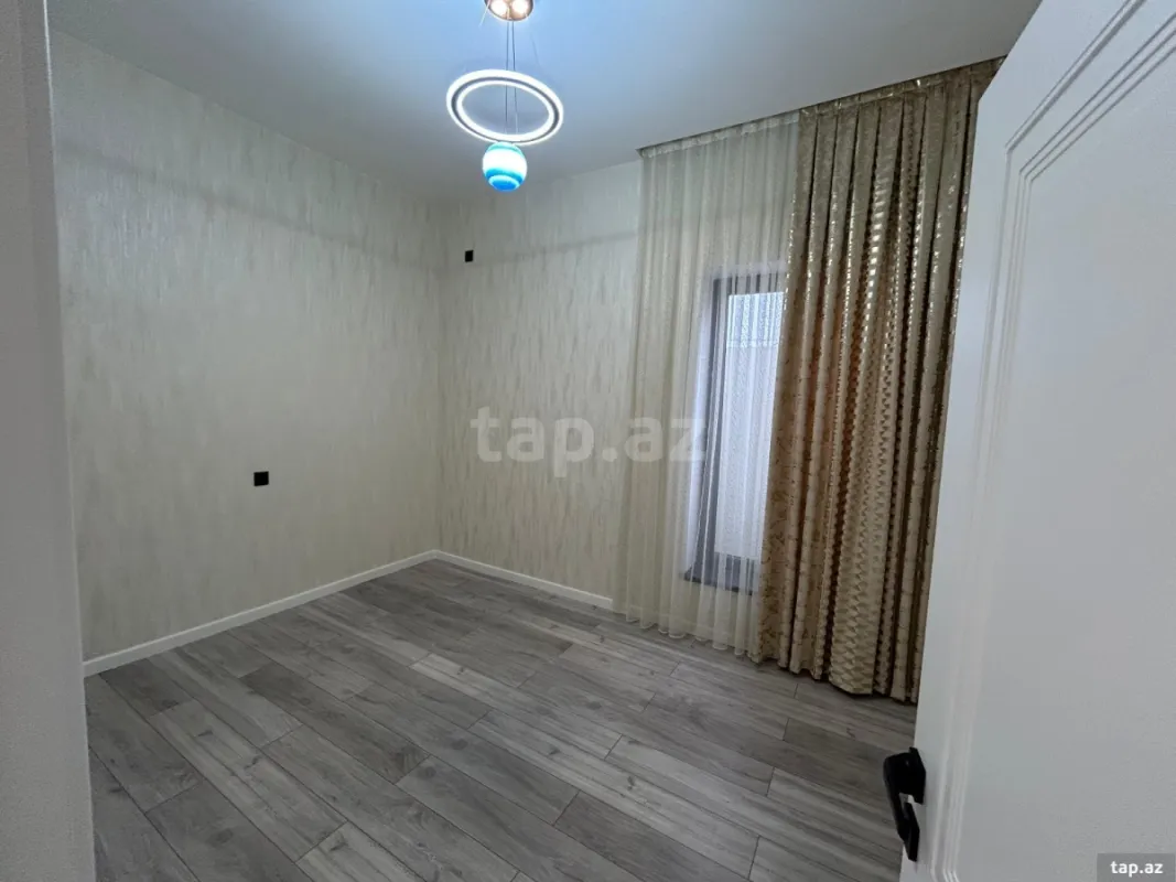 Satılır 5 otaqlı həyət evi