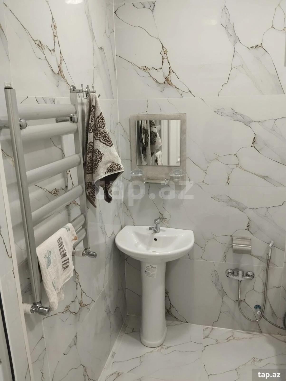 Kirayə verilir 2 otaqlı həyət evi