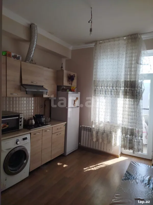 Kirayə verilir 3 otaqlı yeni tikili 80 m²