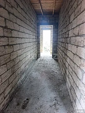 Satılır 8 otaqlı həyət evi