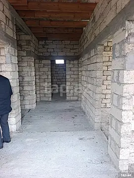 Satılır 8 otaqlı həyət evi