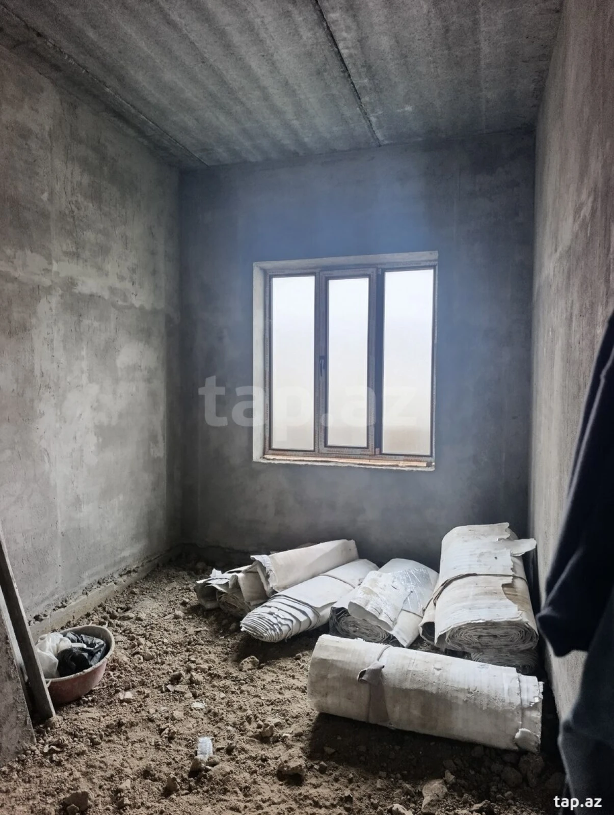 Satılır 8 otaqlı həyət evi